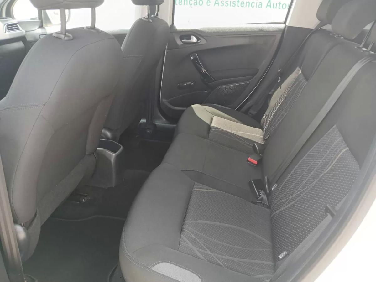 peugeot-208-2014-gasolina-1199cc