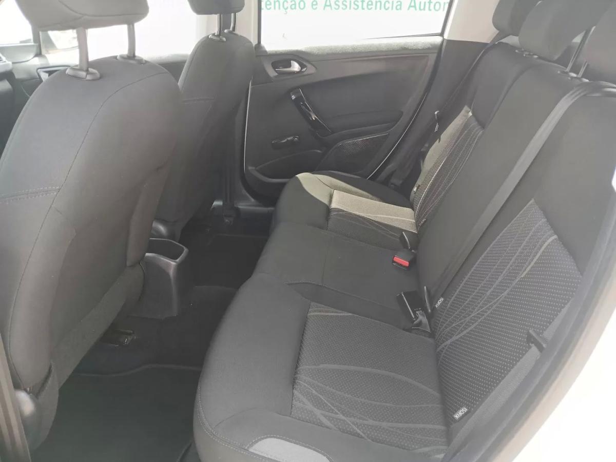 peugeot-208-2014-gasolina-1199cc