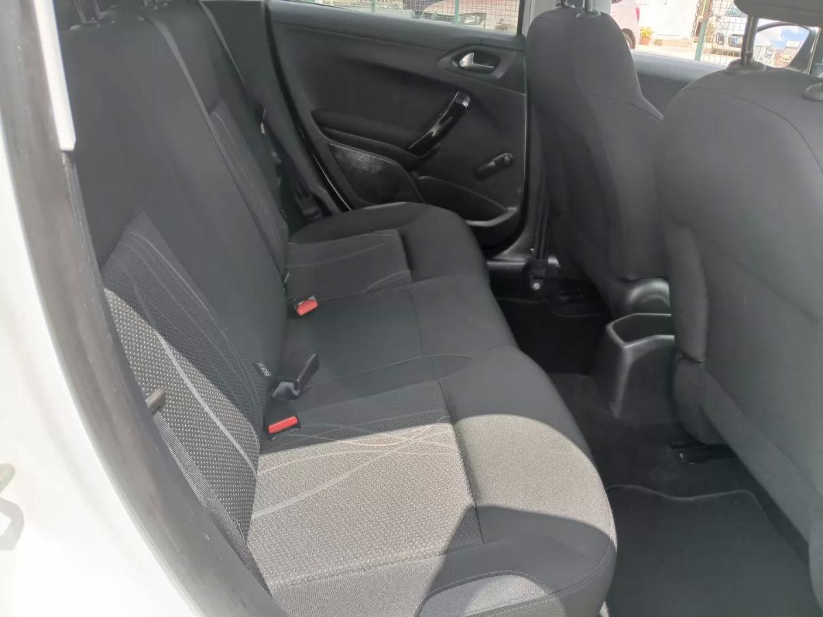 peugeot-208-2014-gasolina-1199cc