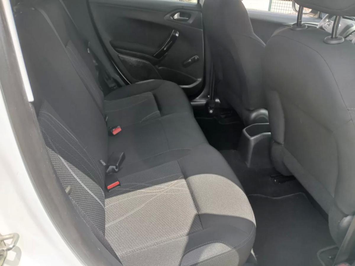 peugeot-208-2014-gasolina-1199cc