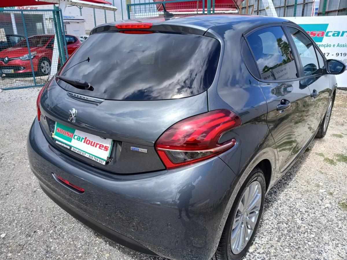 peugeot-208-2017-gasolina-1199cc