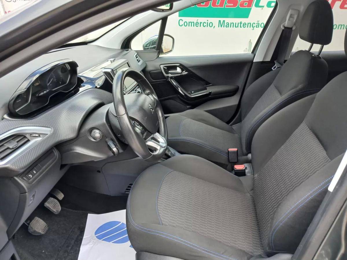 peugeot-208-2017-gasolina-1199cc