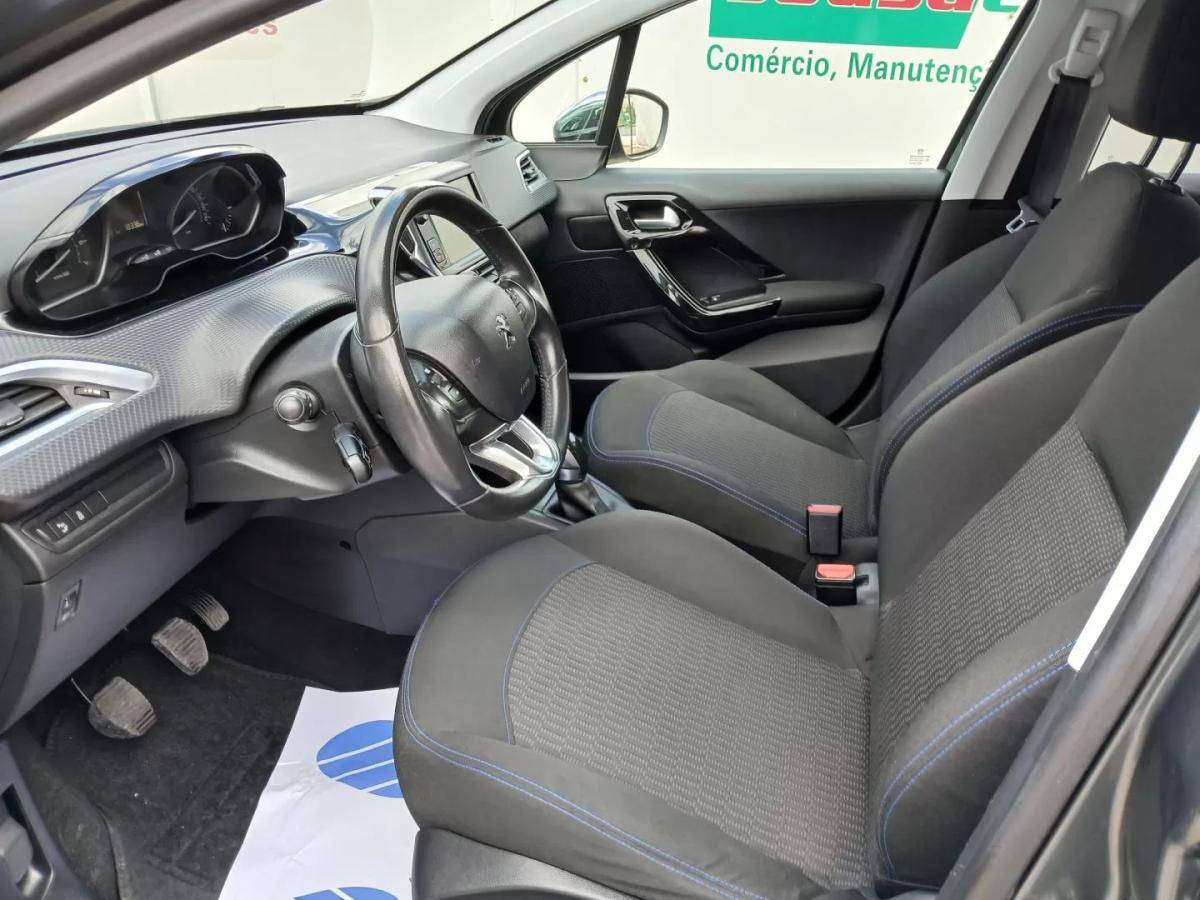 peugeot-208-2017-gasolina-1199cc