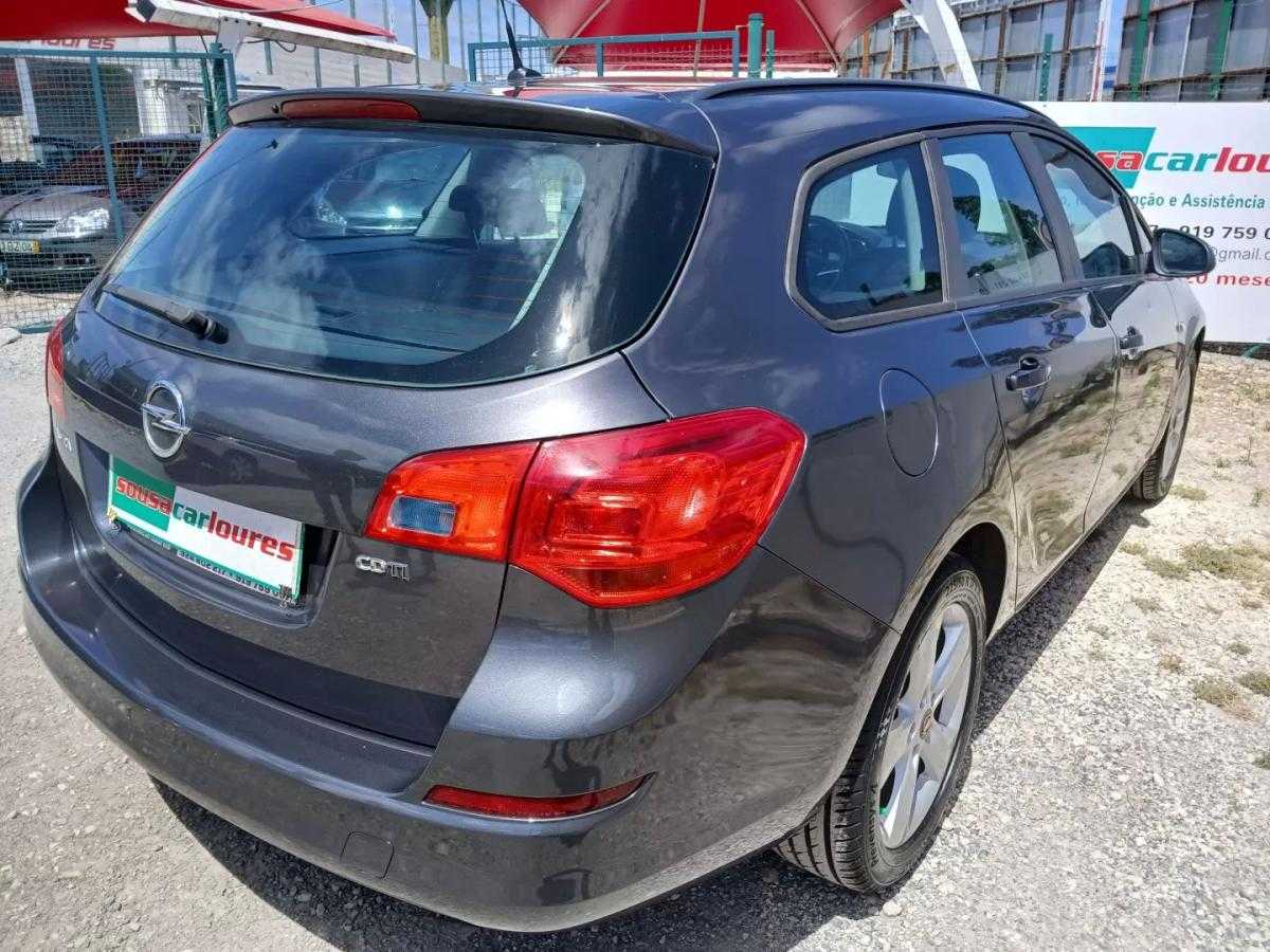 opel-astra-sport-tourer-2011-diesel-1686cc