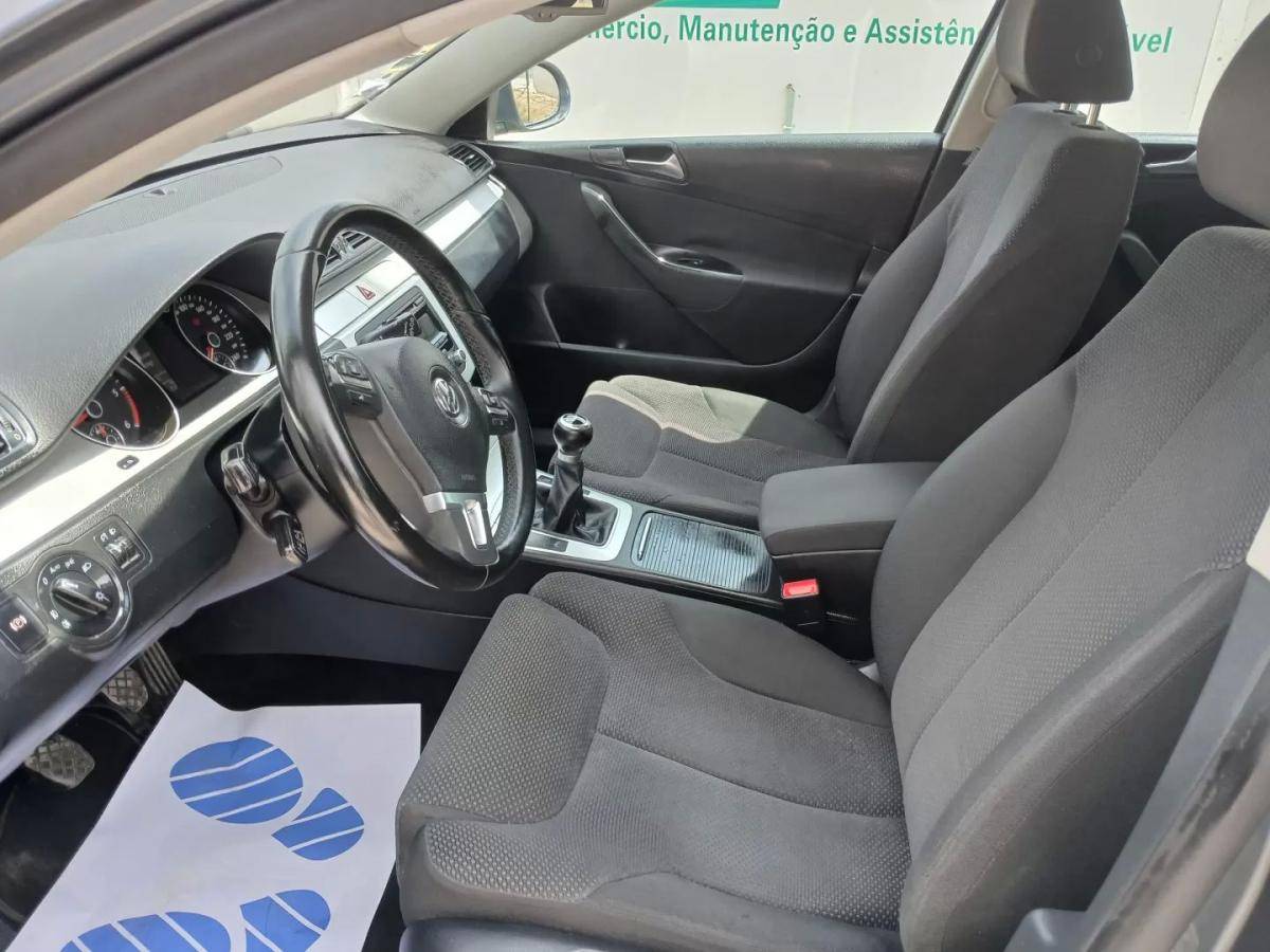 volkswagen-passat-variant-2010-diesel-1598cc
