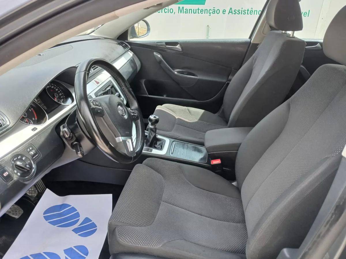 volkswagen-passat-variant-2010-diesel-1598cc