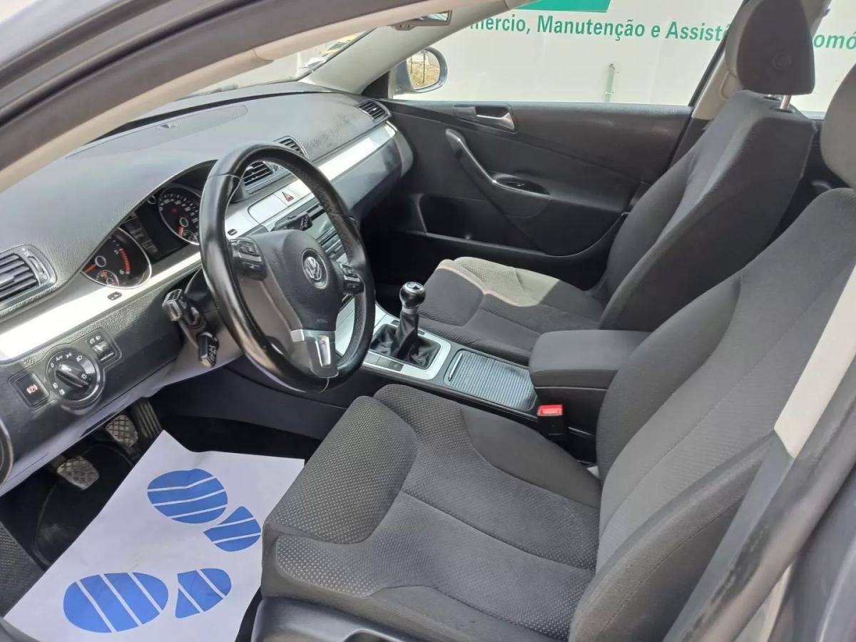 volkswagen-passat-variant-2010-diesel-1598cc