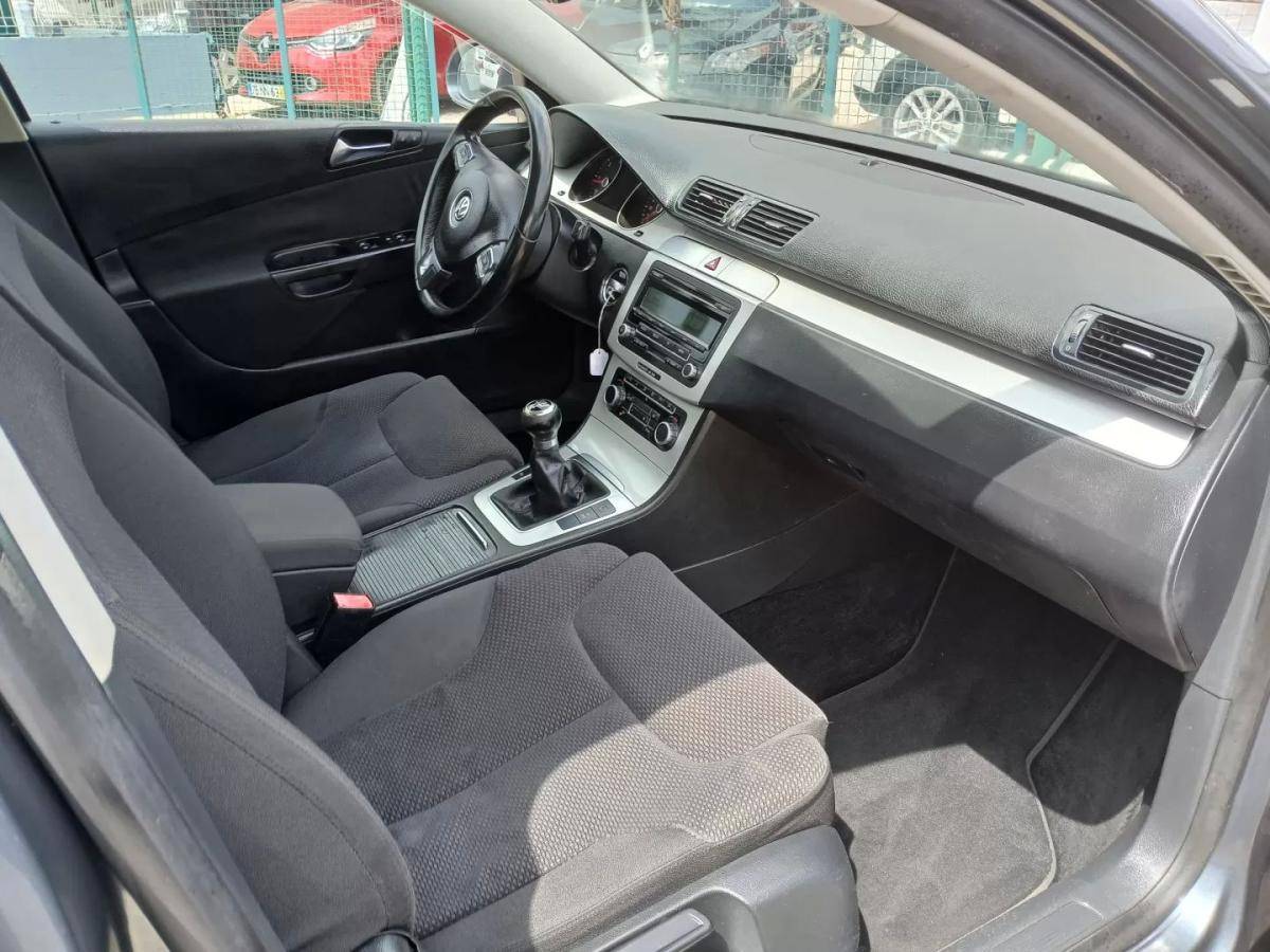 volkswagen-passat-variant-2010-diesel-1598cc