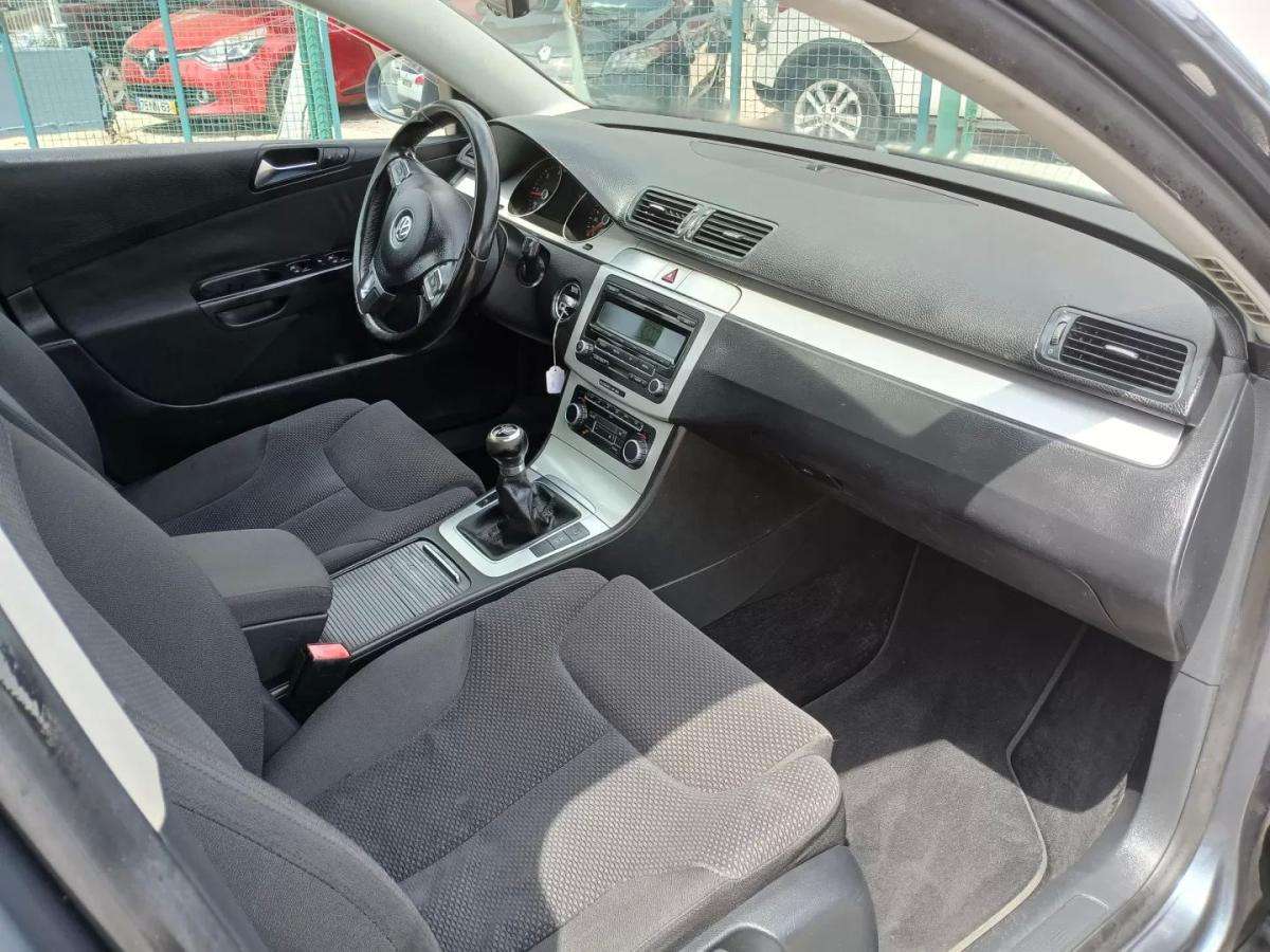 volkswagen-passat-variant-2010-diesel-1598cc