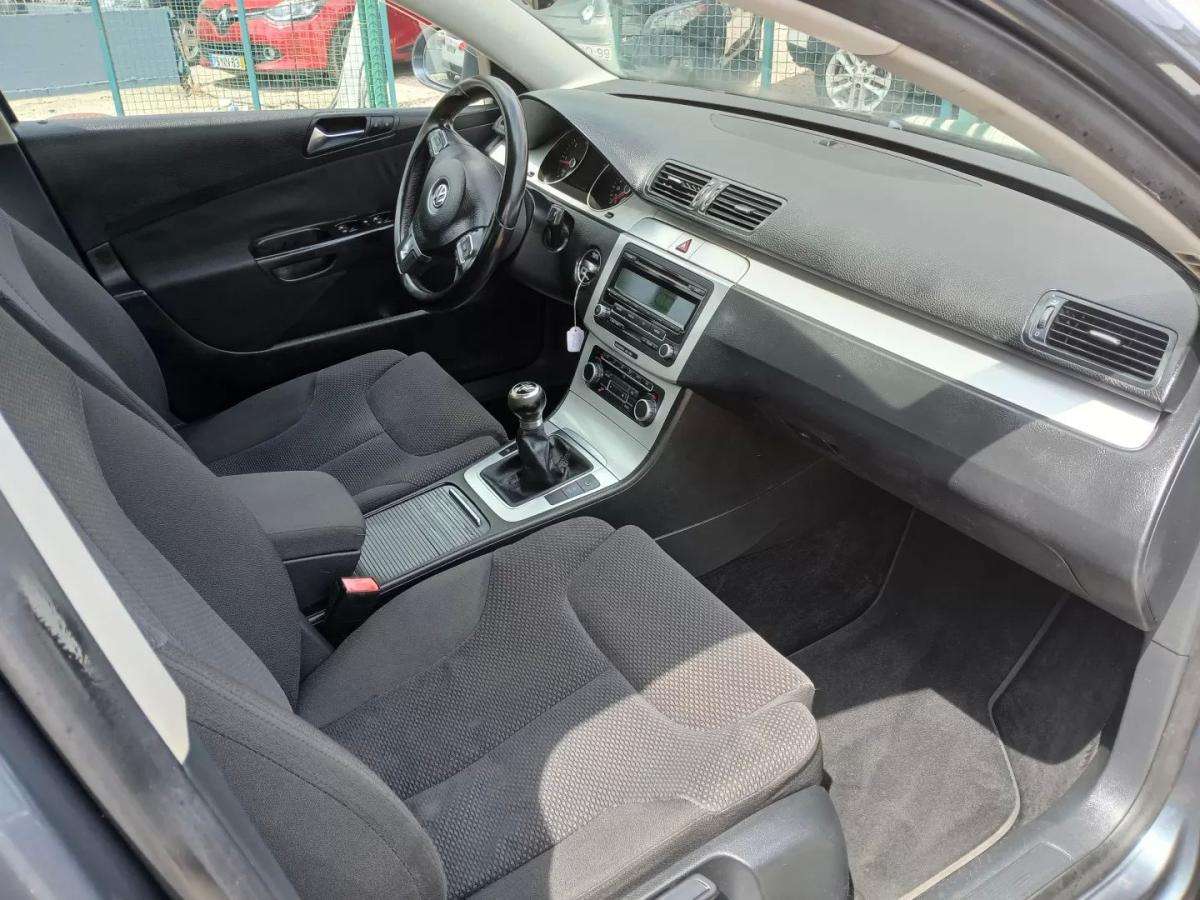 volkswagen-passat-variant-2010-diesel-1598cc