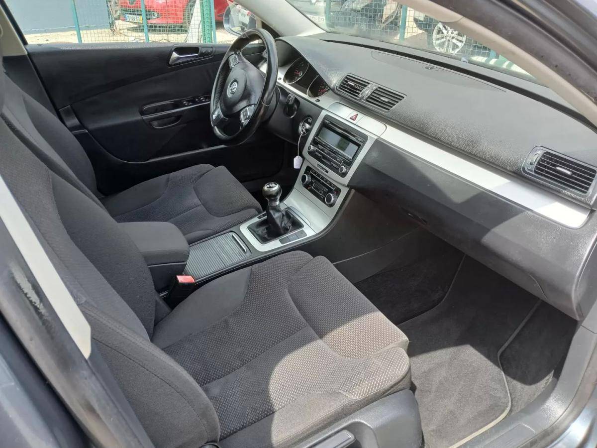 volkswagen-passat-variant-2010-diesel-1598cc