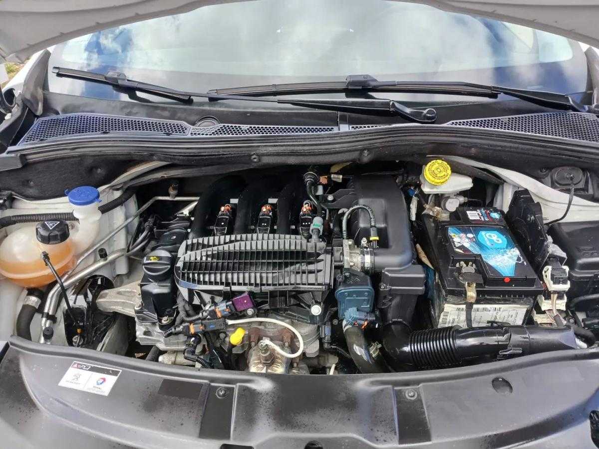 peugeot-2008-2016-gasolina-1199cc