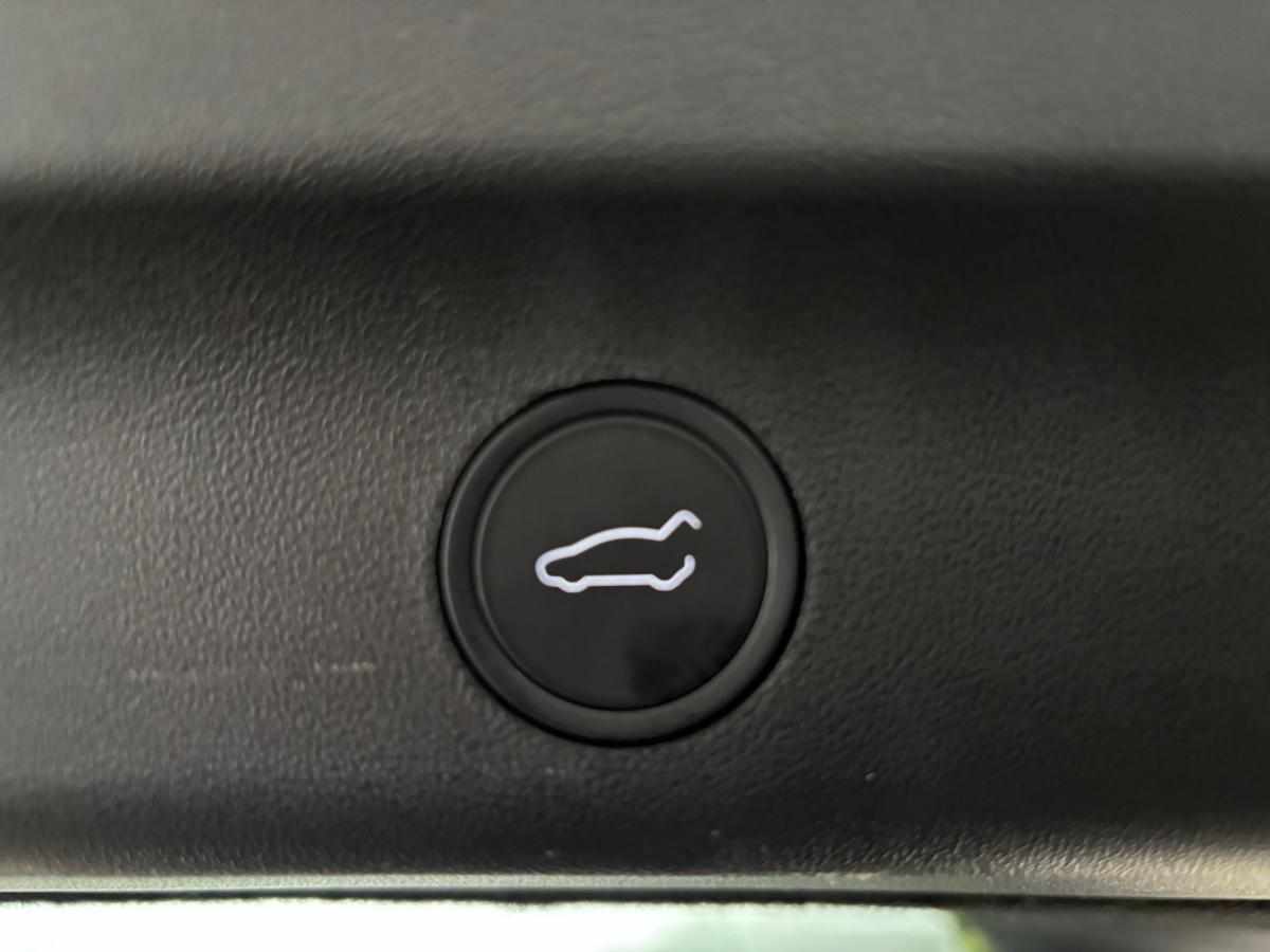 tesla-model-y-long-range-awd-2023-eletrico