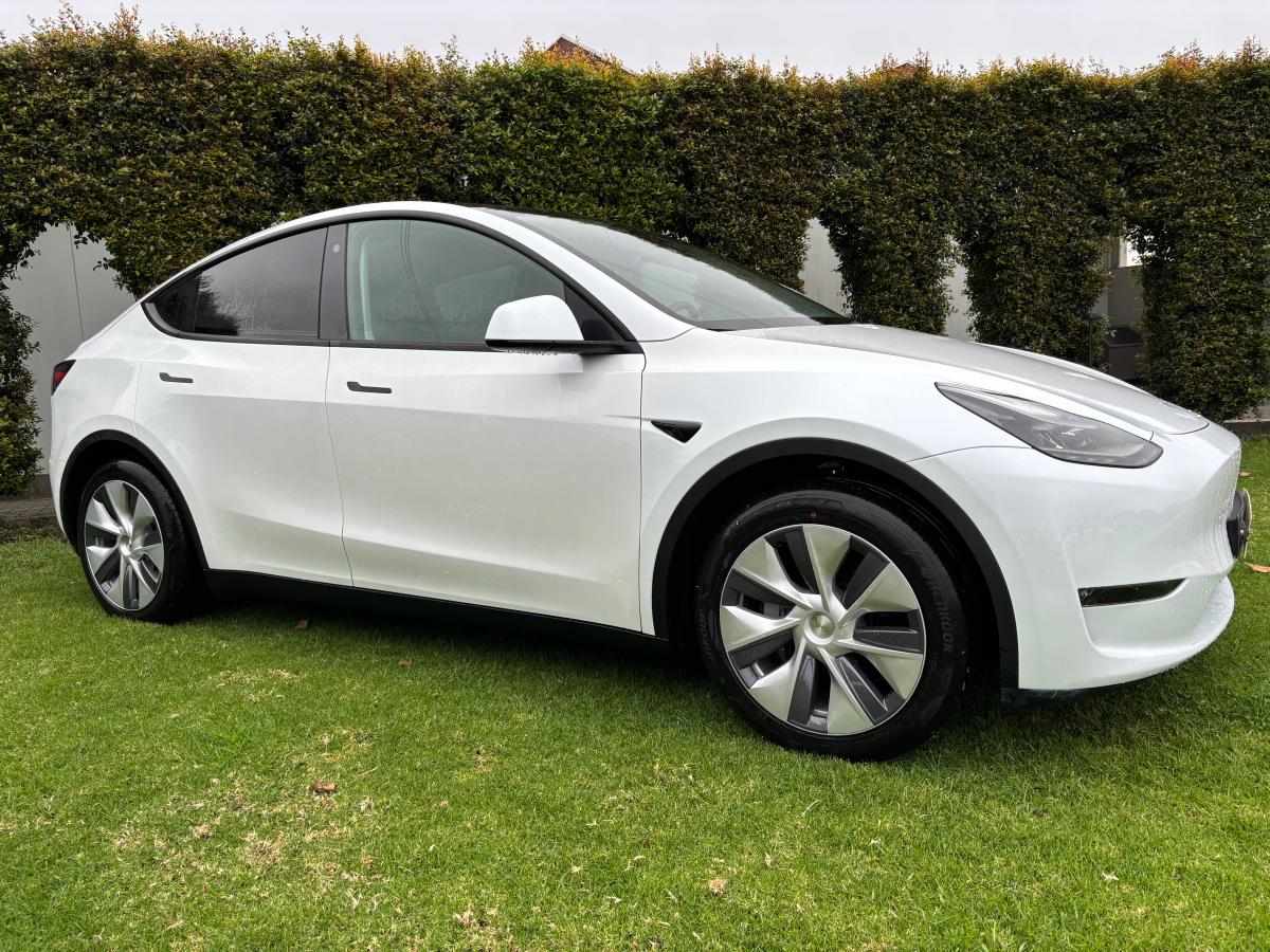 tesla-model-y-long-range-awd-2023-eletrico