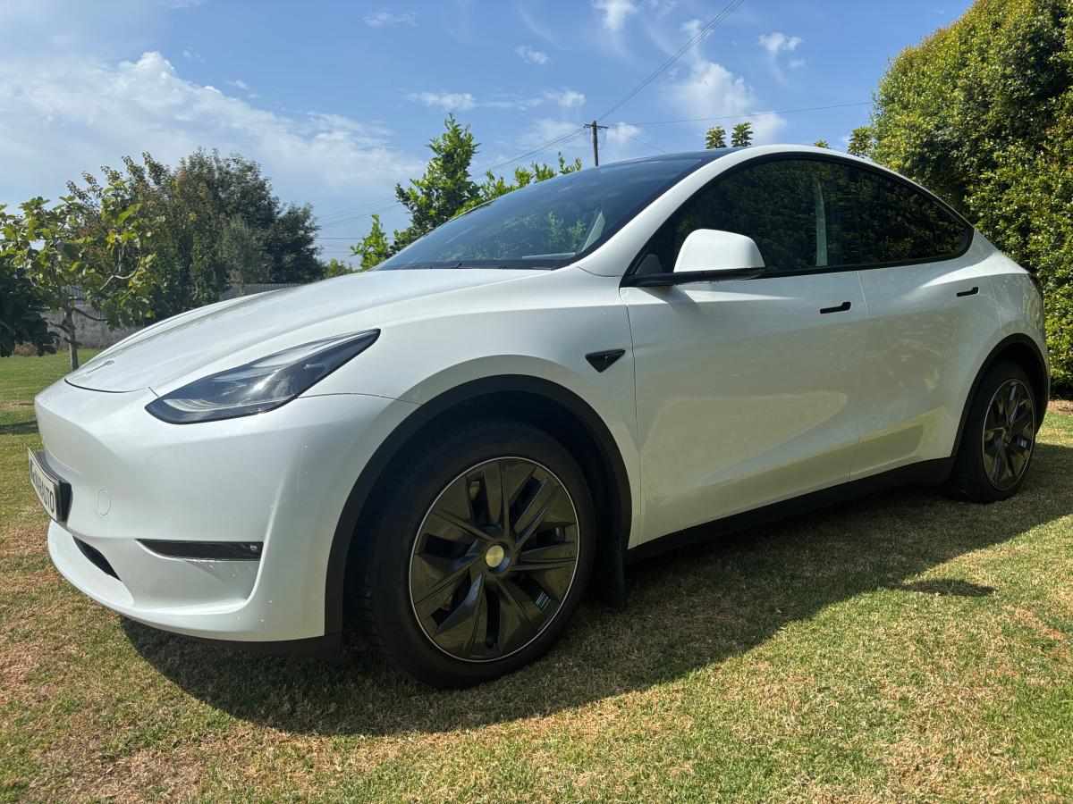 tesla-model-y-long-range-awd-2023-eletrico