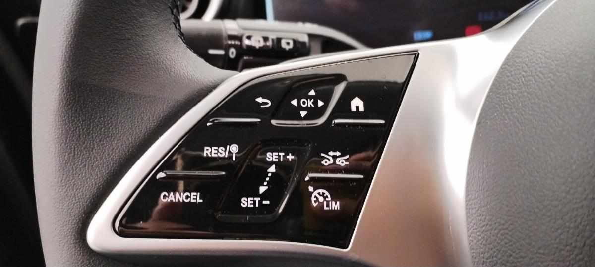 mercedes-benz-classe-c-c-300-e-2025-hibrido-a-gasolina-1999cc