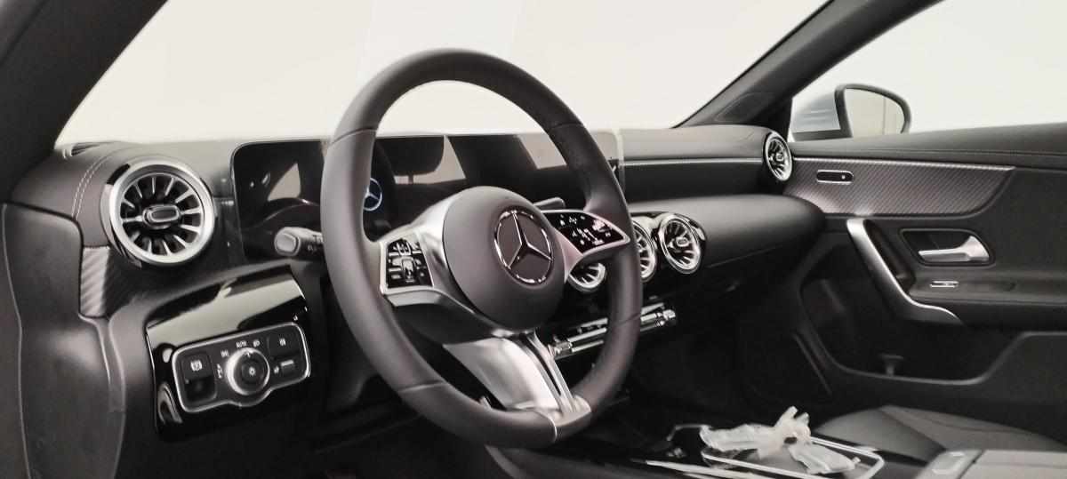 mercedes-benz-cla-200-d-2025-diesel-1950cc