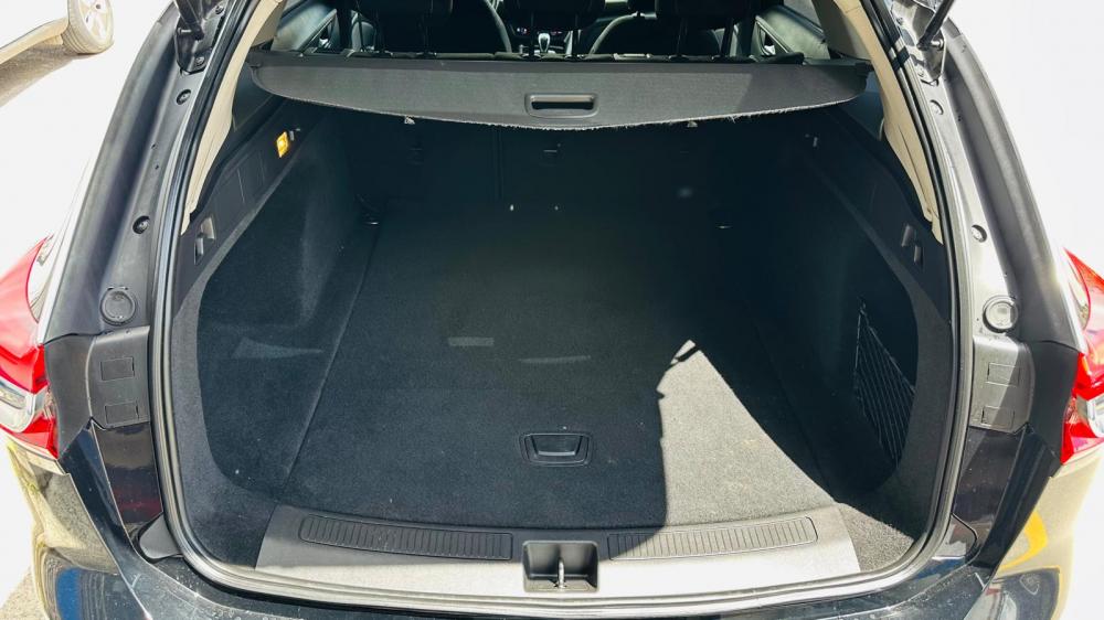 opel-insignia-sports-tourer-2018-diesel-1598cc