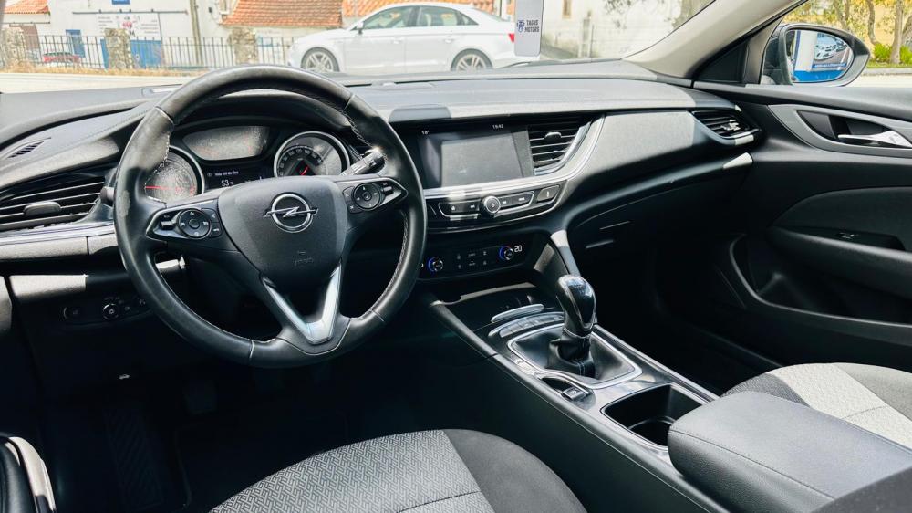 opel-insignia-sports-tourer-2018-diesel-1598cc