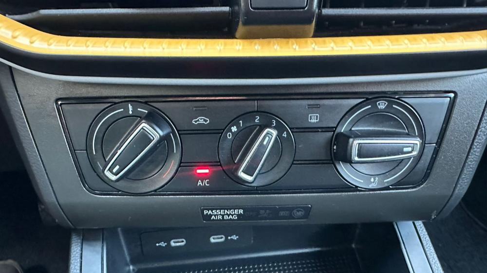 seat-ibiza-2023-gasolina-999cc