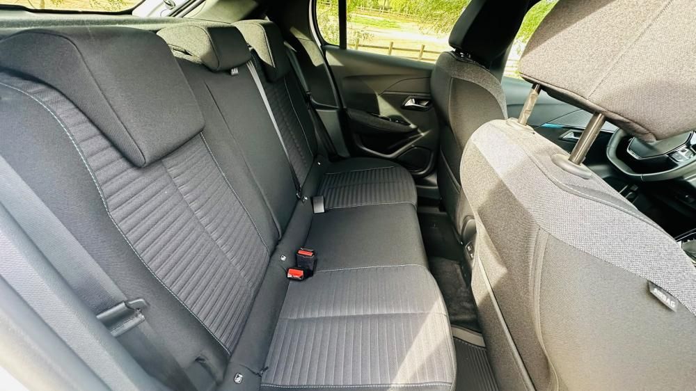 peugeot-e-208-2023-eletrico-0cc