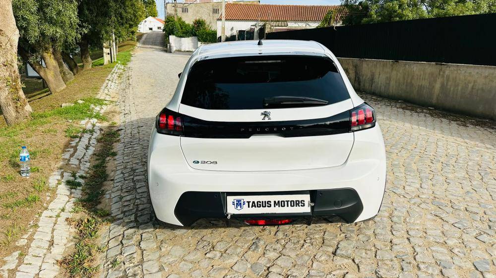 peugeot-e-208-2023-eletrico-0cc