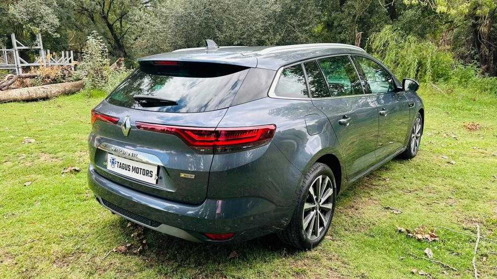 renault-megane-sport-tourer-2022-diesel-1461cc