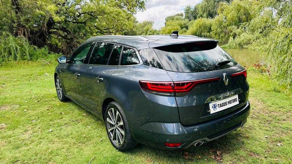 renault-megane-sport-tourer-2022-diesel-1461cc