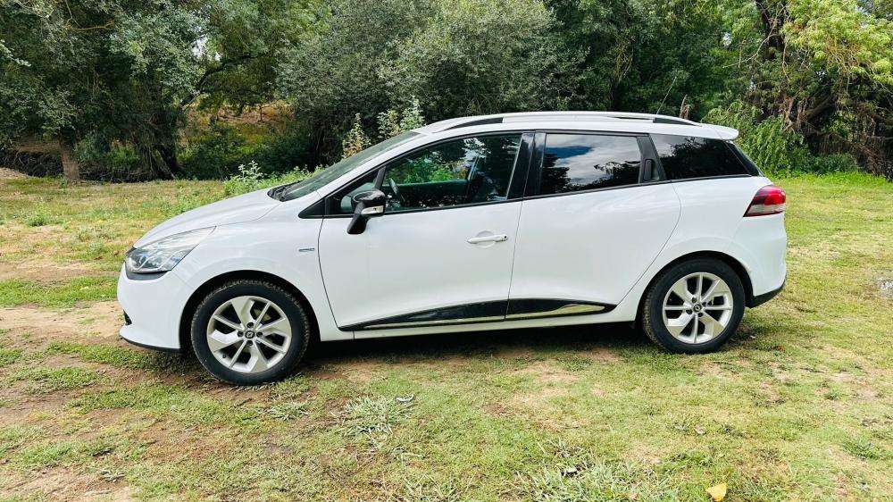 renault-clio-sport-tourer-2016-diesel-1461cc