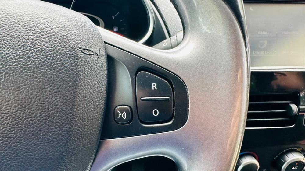 renault-clio-sport-tourer-2016-diesel-1461cc