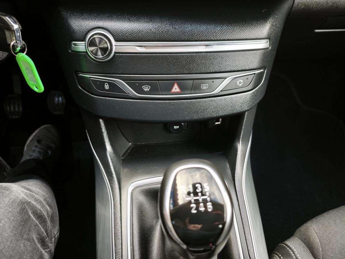 peugeot-308-2020-gasolina-1199cc