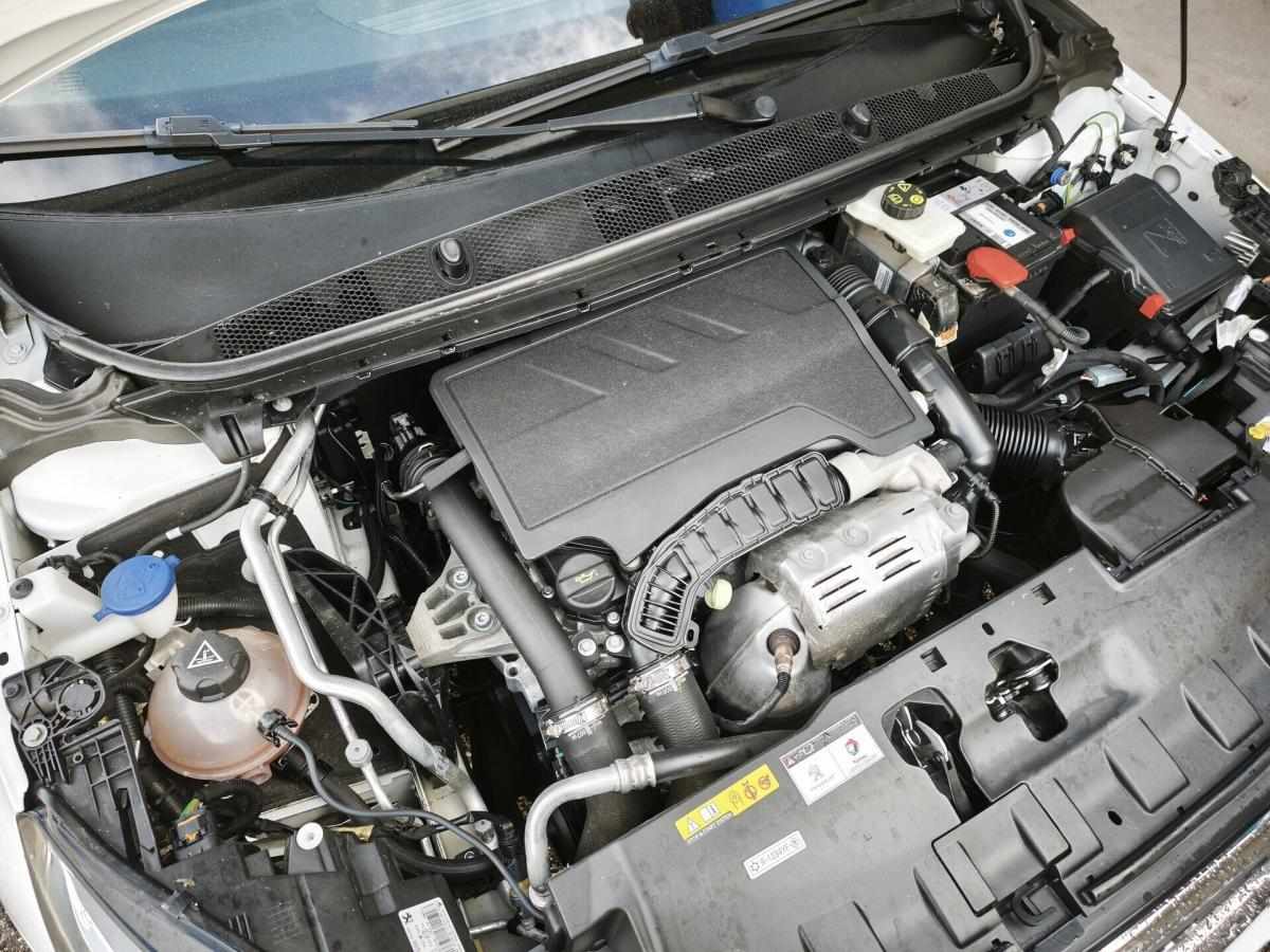 peugeot-308-2020-gasolina-1199cc