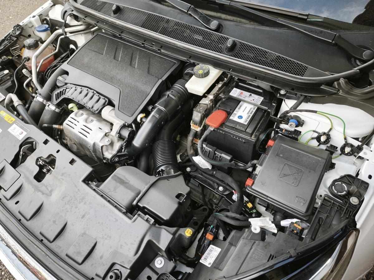peugeot-308-2020-gasolina-1199cc