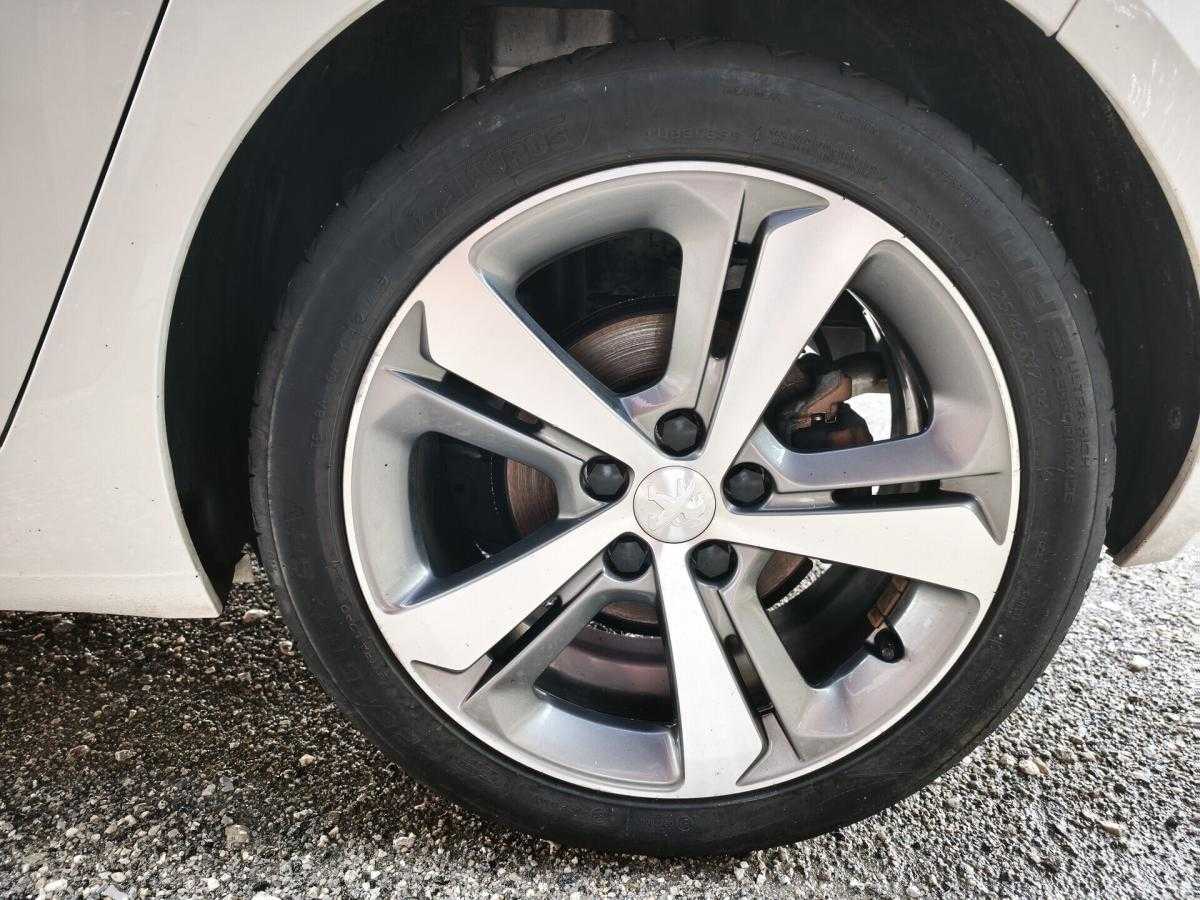 peugeot-308-2020-gasolina-1199cc