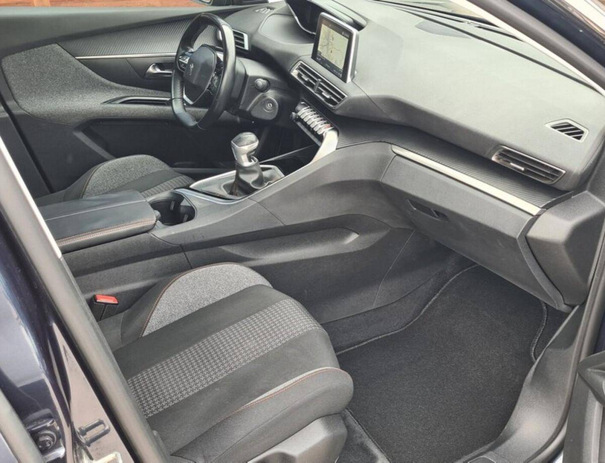 peugeot-5008-2019-diesel-1499cc