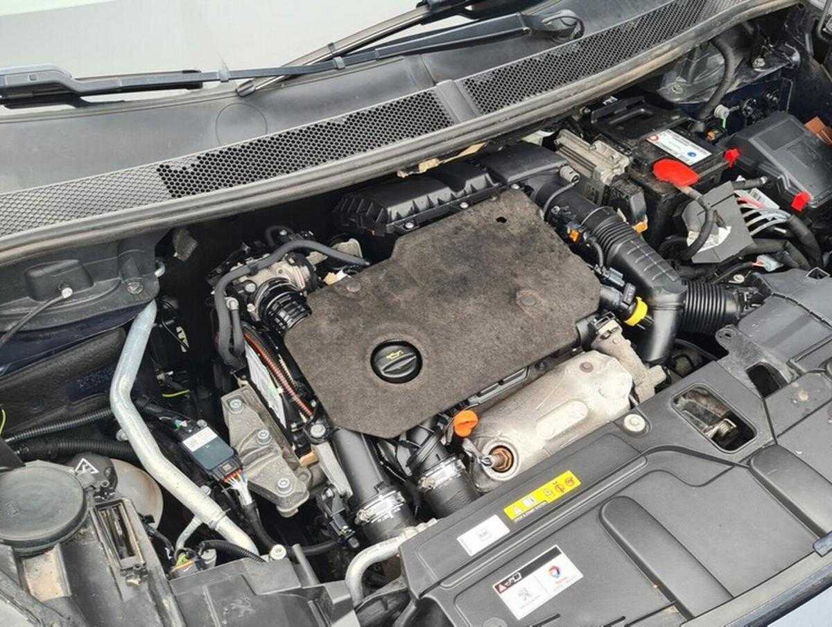 peugeot-5008-2019-diesel-1499cc