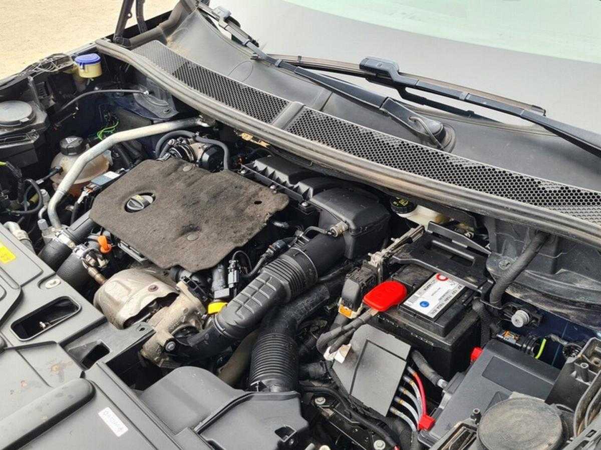 peugeot-5008-2019-diesel-1499cc