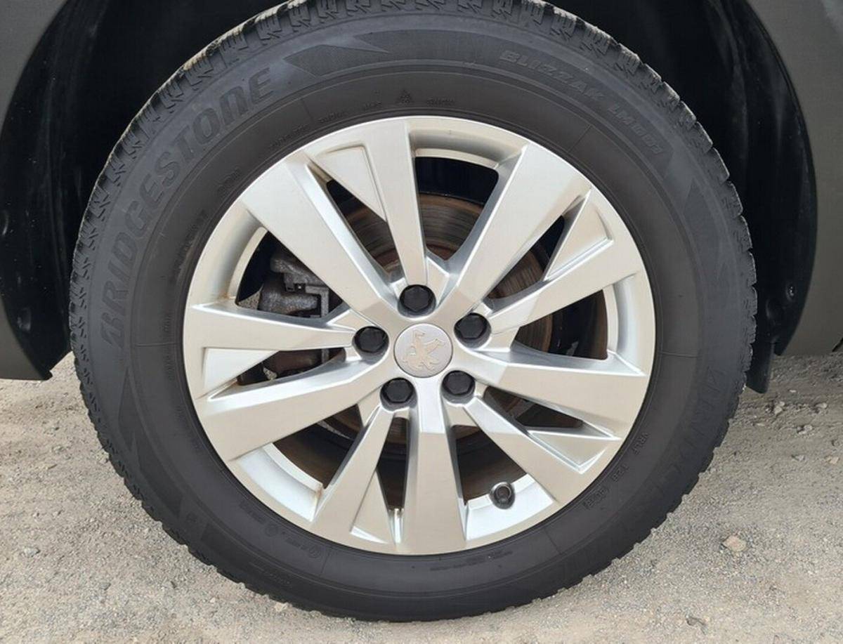 peugeot-5008-2019-diesel-1499cc