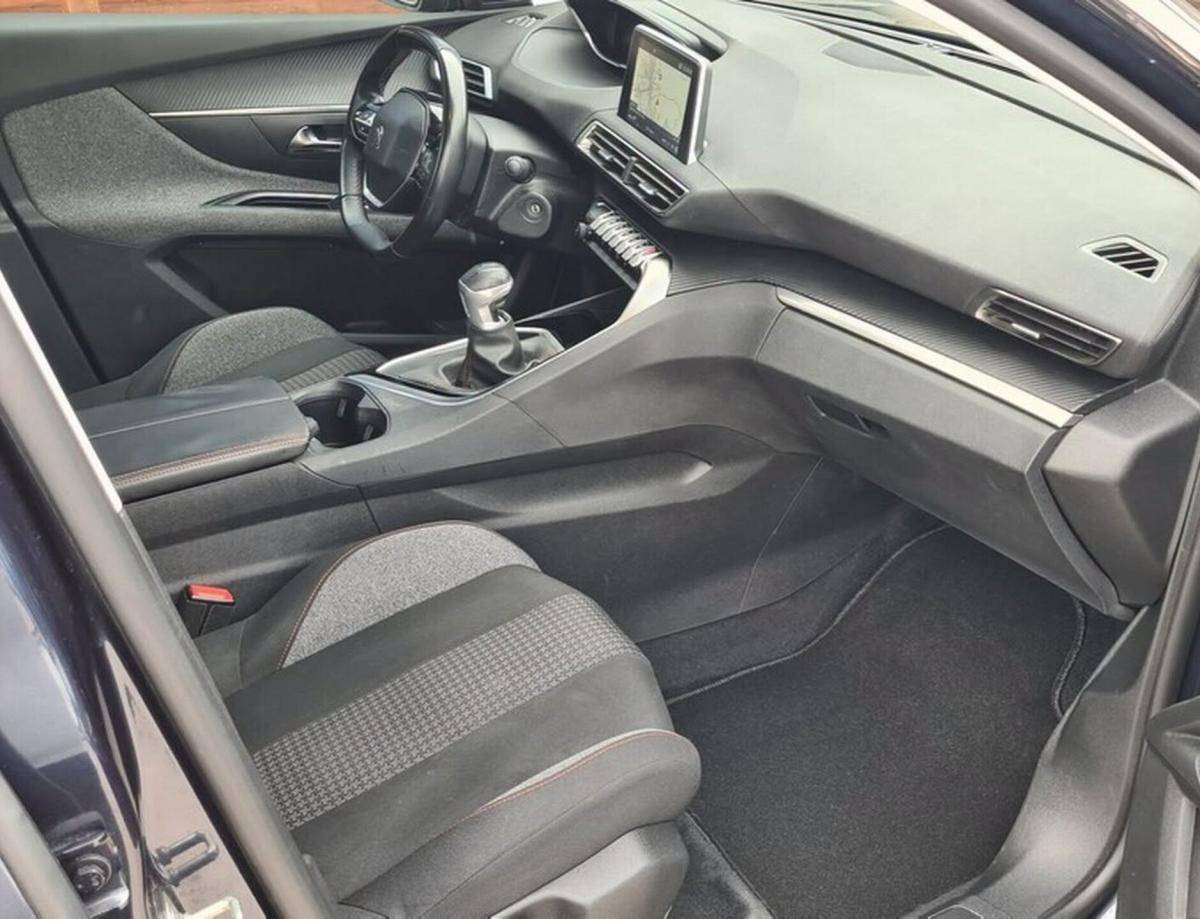 peugeot-5008-2019-diesel-1499cc
