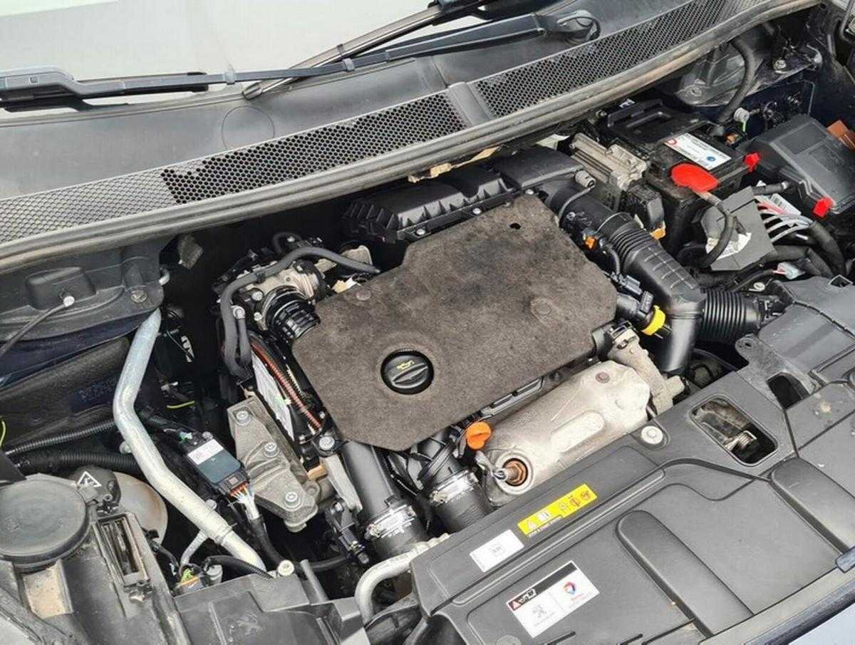 peugeot-5008-2019-diesel-1499cc