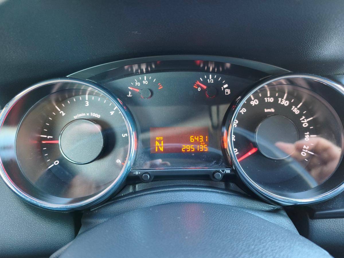 peugeot-3008-2012-diesel-1560cc
