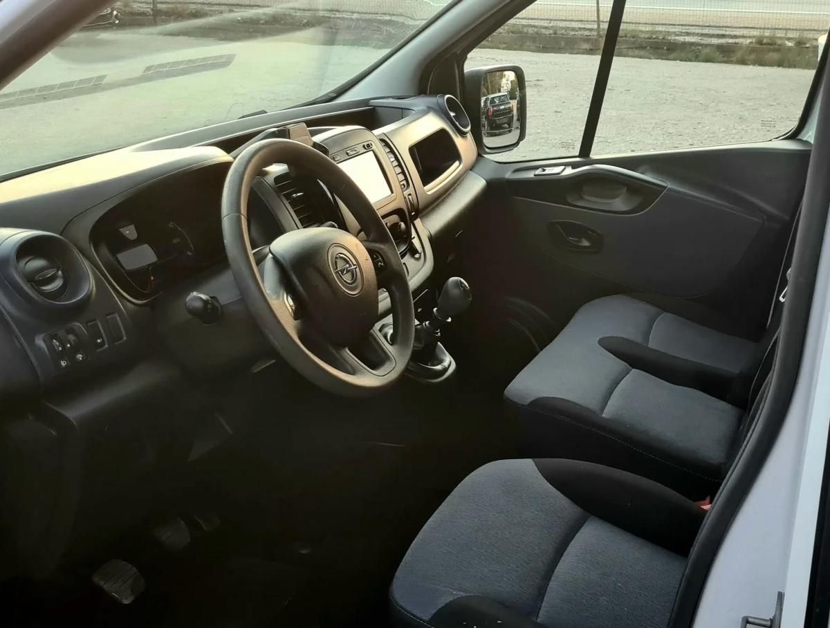 opel-vivaro-2019-diesel-1598cc