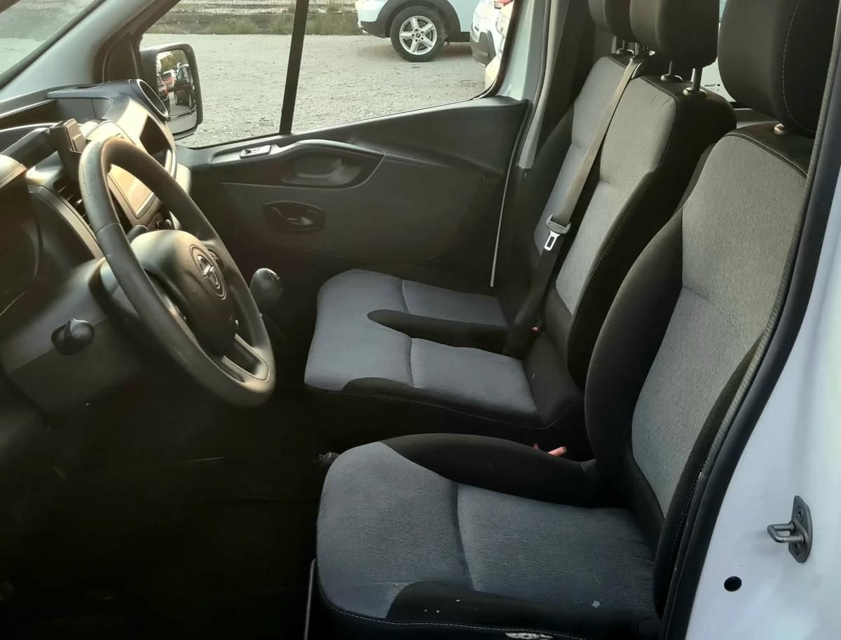opel-vivaro-2019-diesel-1598cc
