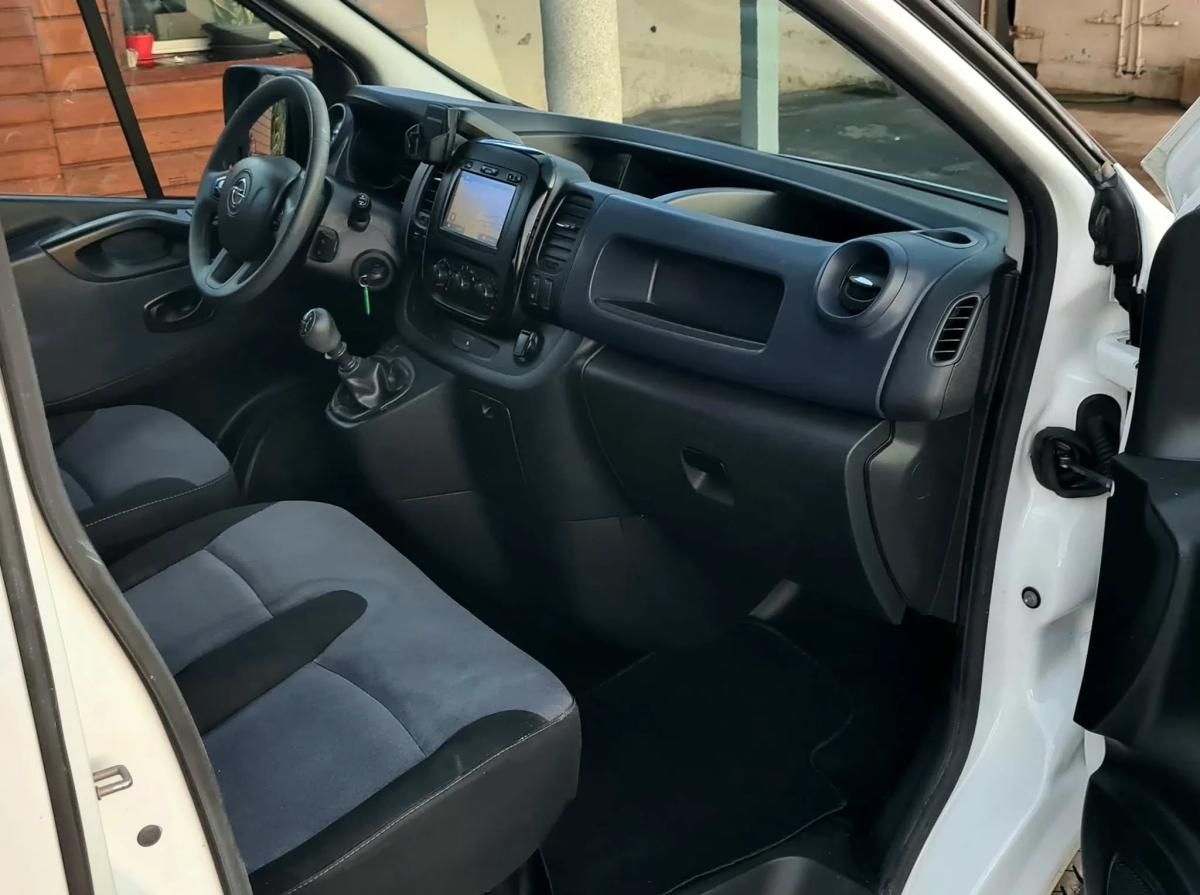 opel-vivaro-2019-diesel-1598cc