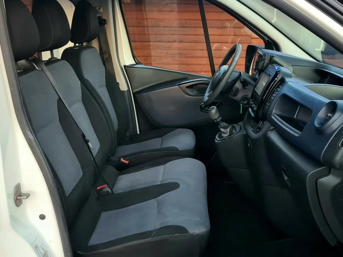 opel-vivaro-2019-diesel-1598cc