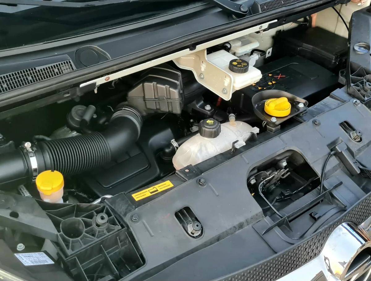 opel-vivaro-2019-diesel-1598cc