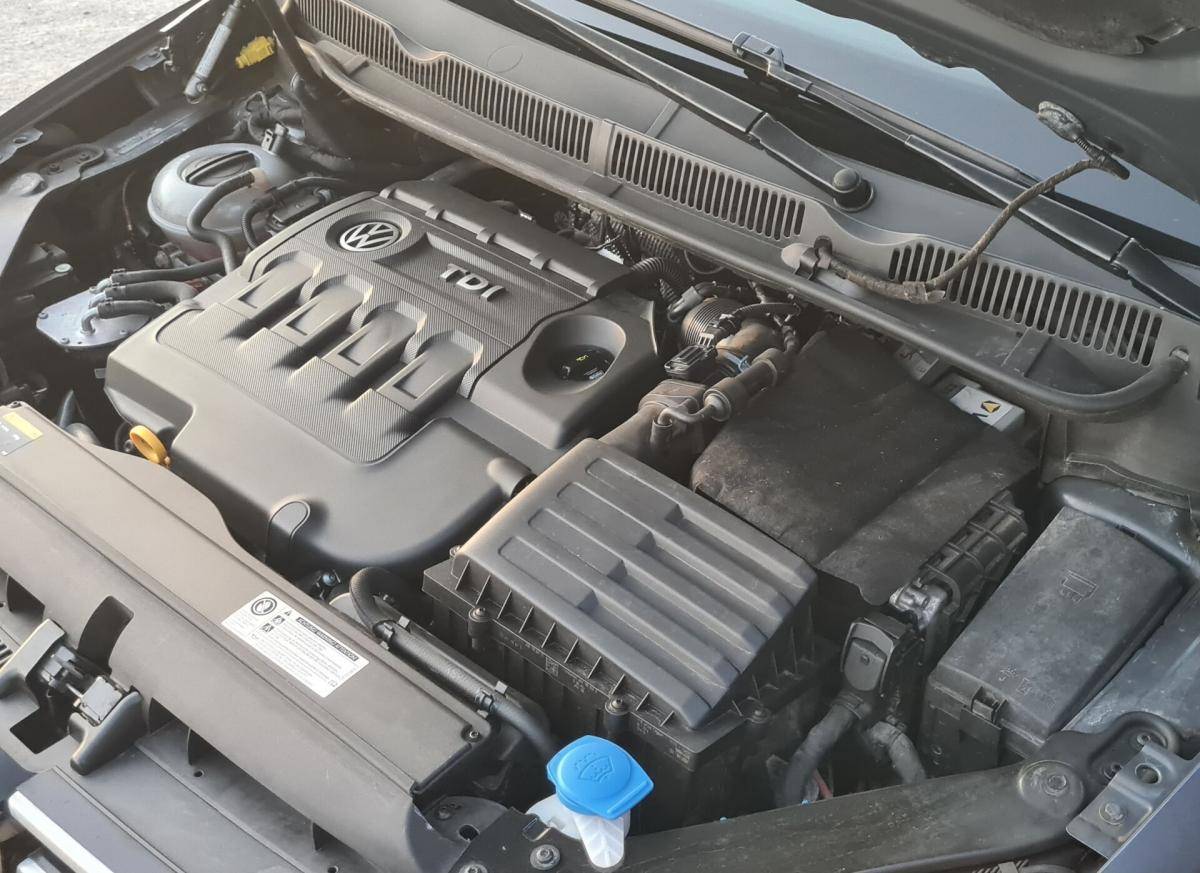 volkswagen-touran-2016-diesel-1598cc