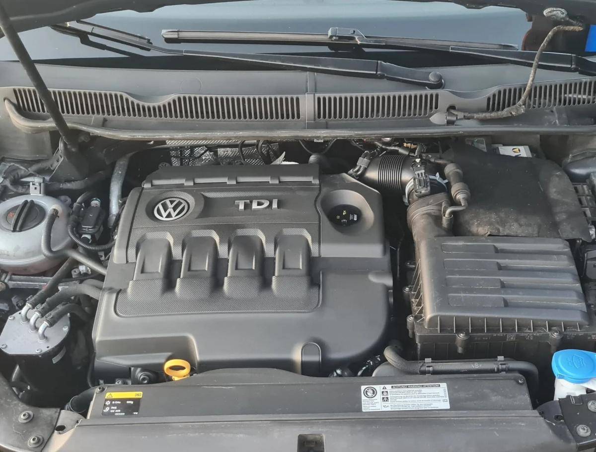 volkswagen-touran-2016-diesel-1598cc