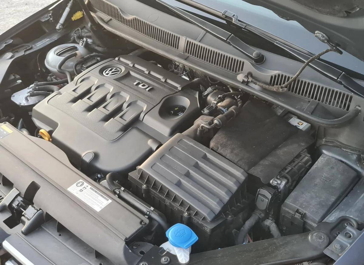 volkswagen-touran-2016-diesel-1598cc