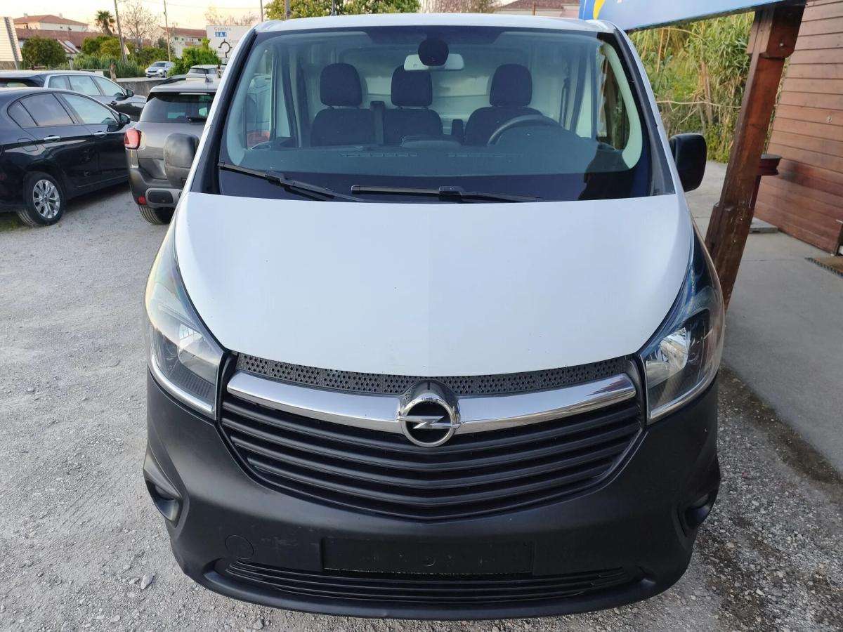 opel-vivaro-2016-diesel-1598cc